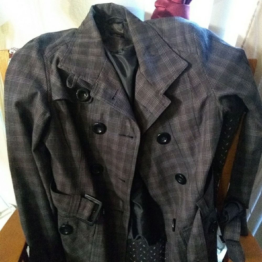Women's trench coat with belt